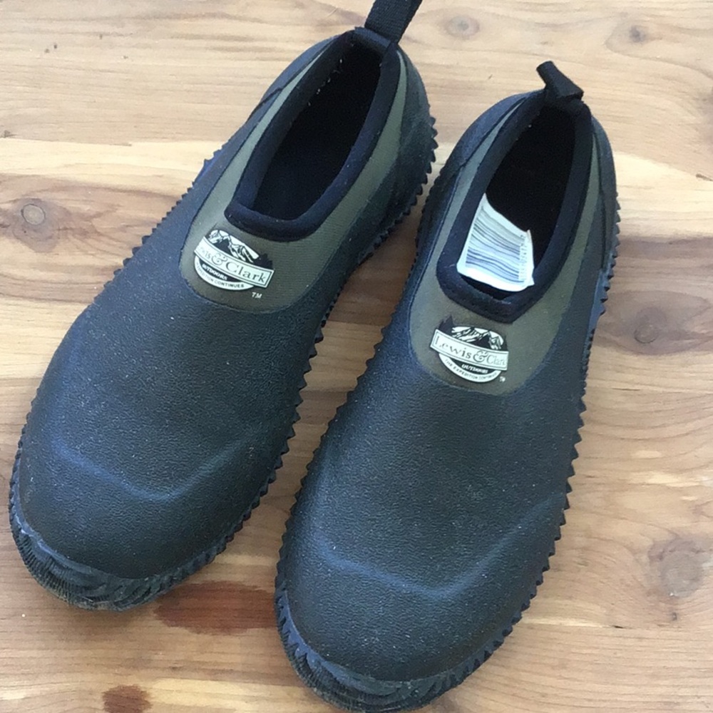 Lewis and Clark outdoors muck shoes F0740S